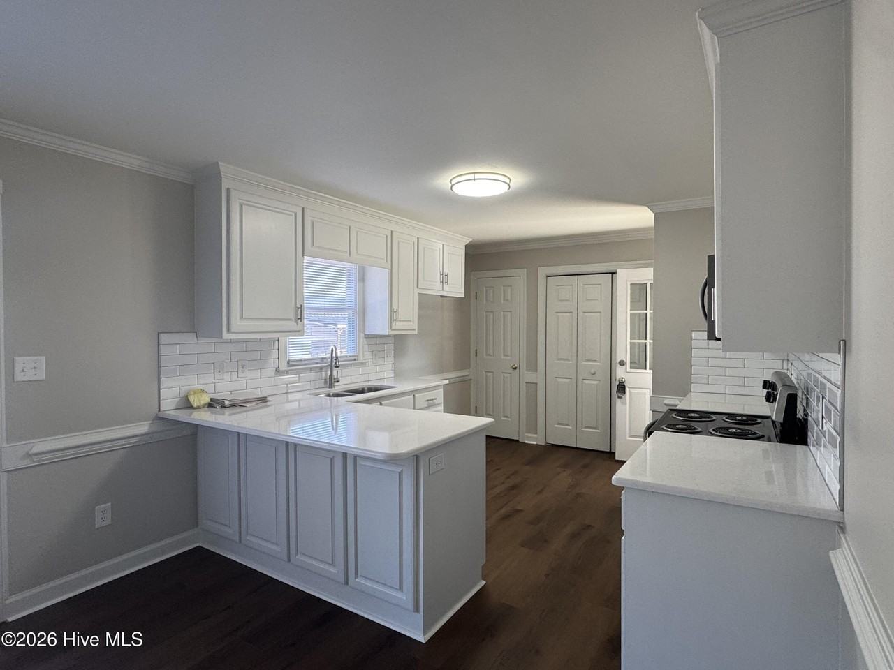 2833 Lancaster Rd Nw - Photo 7 of 17