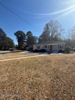 featured image of 1600 Longwood Dr