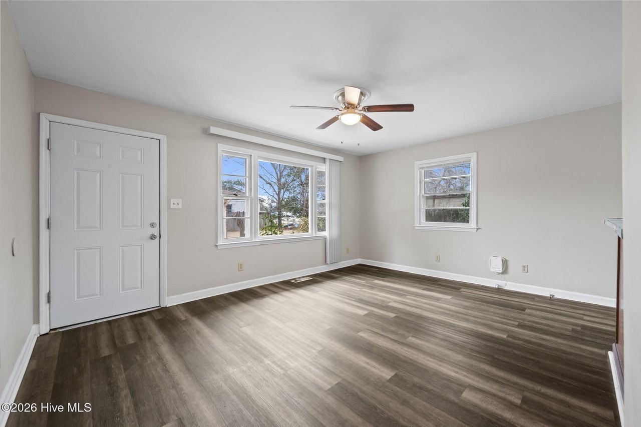 43 Sophia Dr Unit B #B - Photo 2 of 15