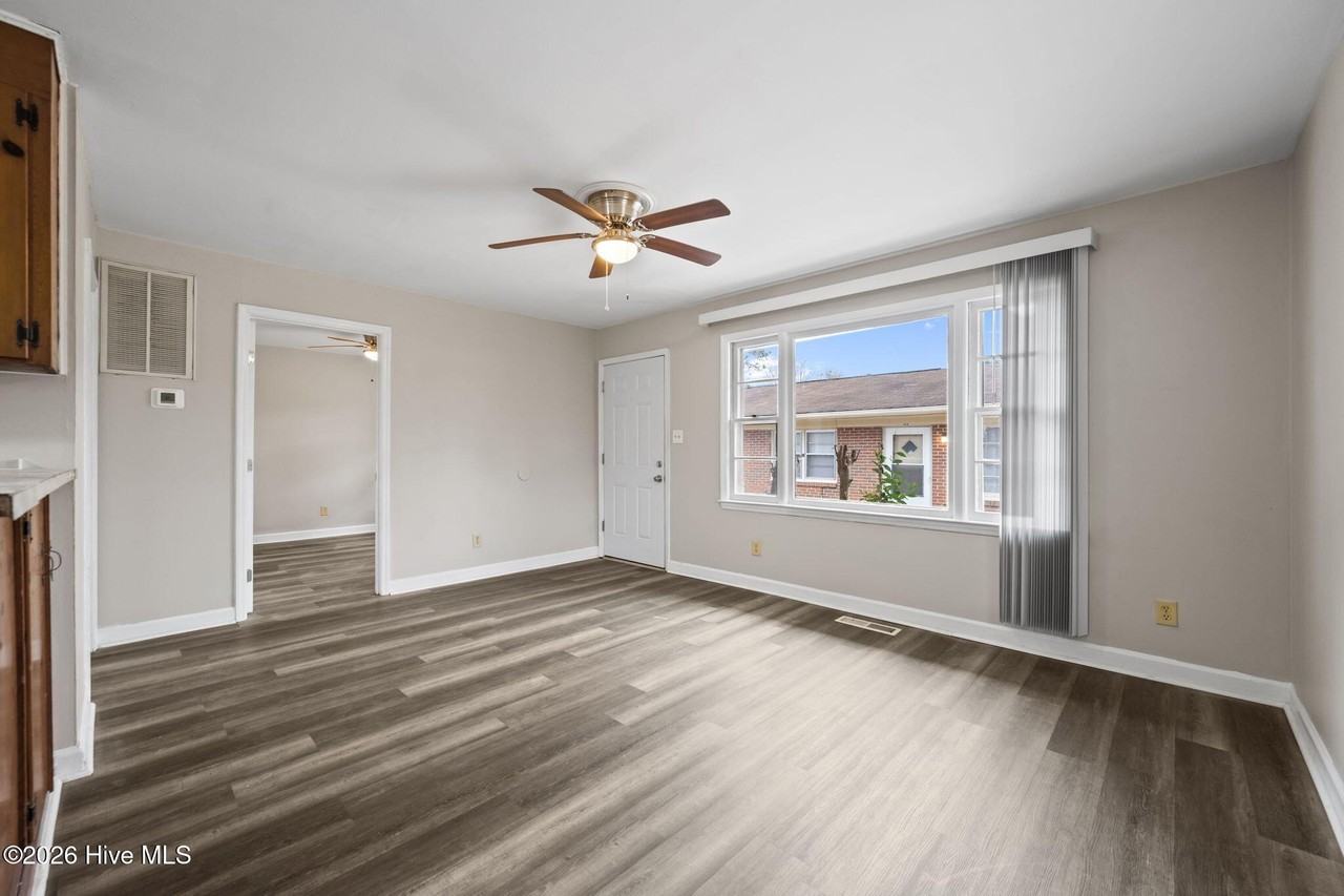 43 Sophia Dr Unit B #B - Photo 3 of 15