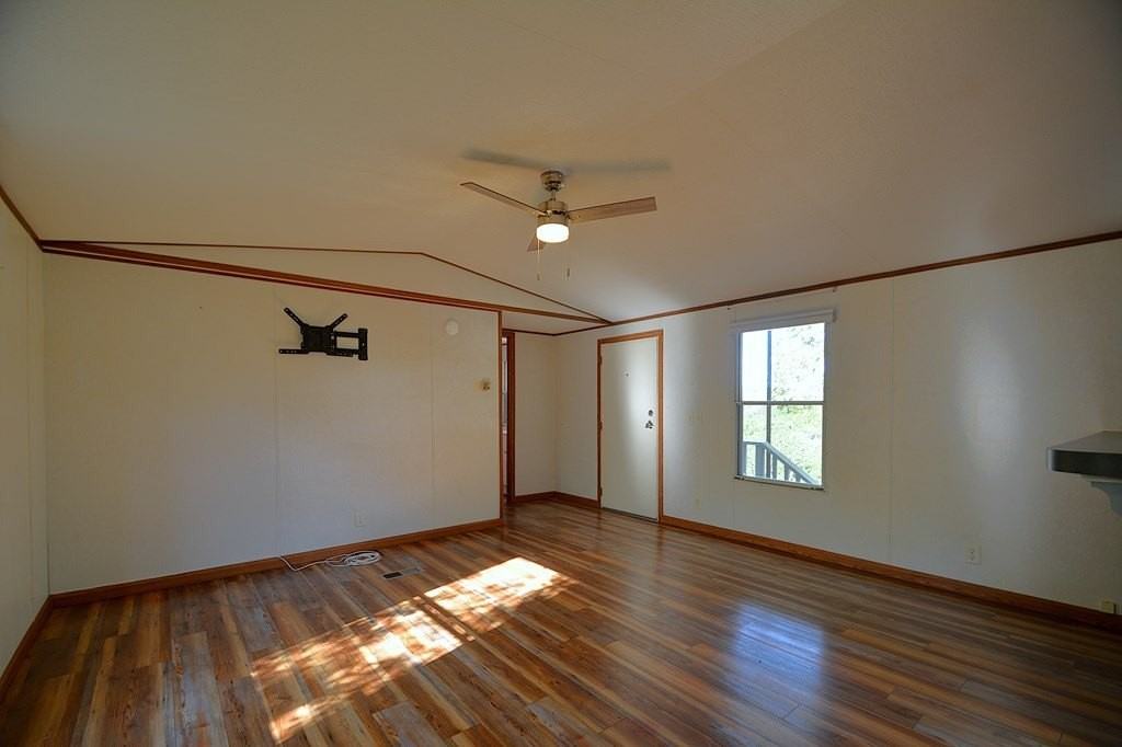 110 Garner Dr - Photo 7 of 35