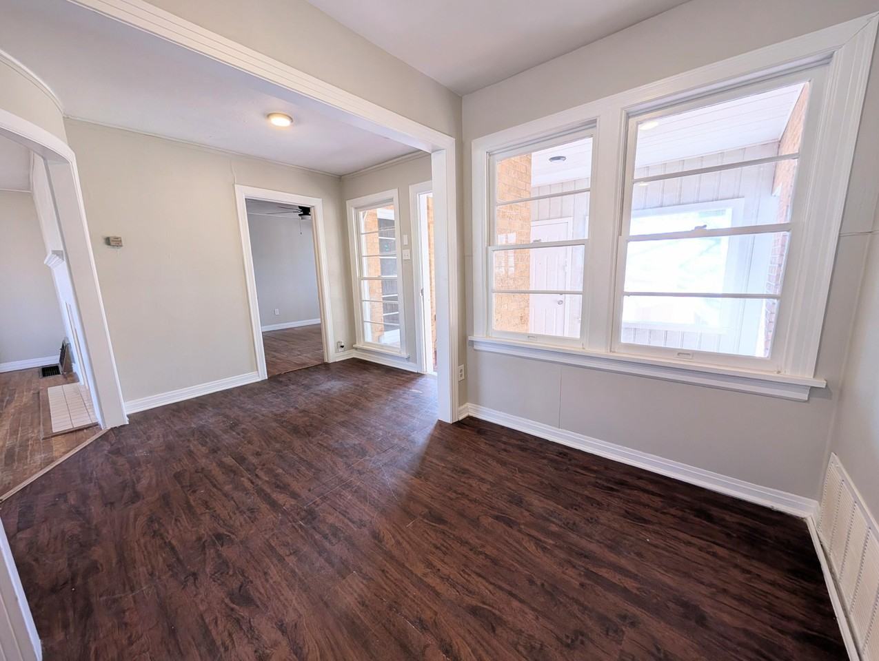 2421 31st St - Photo 5 of 12