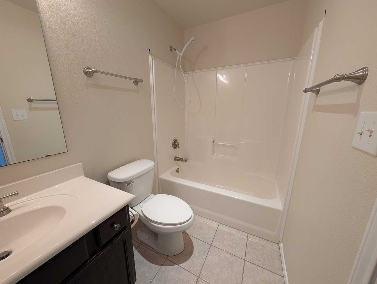 7019 95th St - Photo 3 of 15