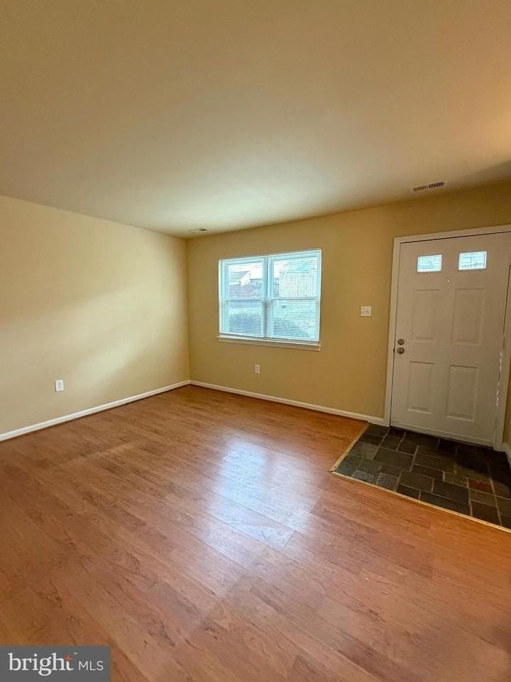 6453 Union Ct - Photo 2 of 16