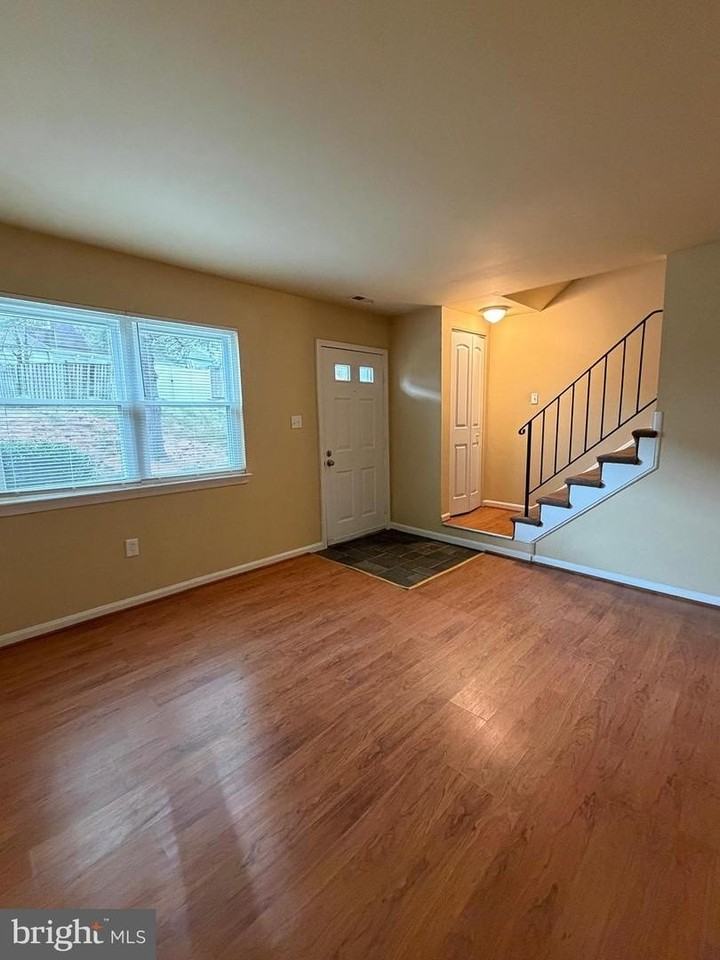 6453 Union Ct - Photo 3 of 16