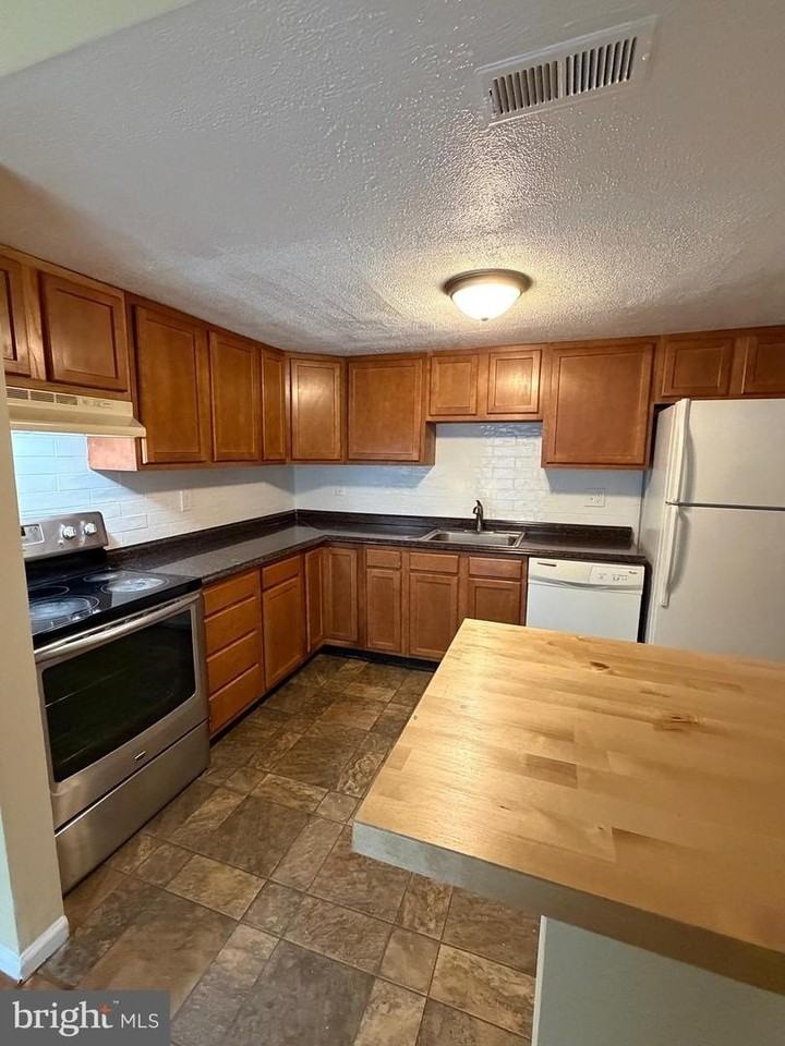 6453 Union Ct - Photo 5 of 16