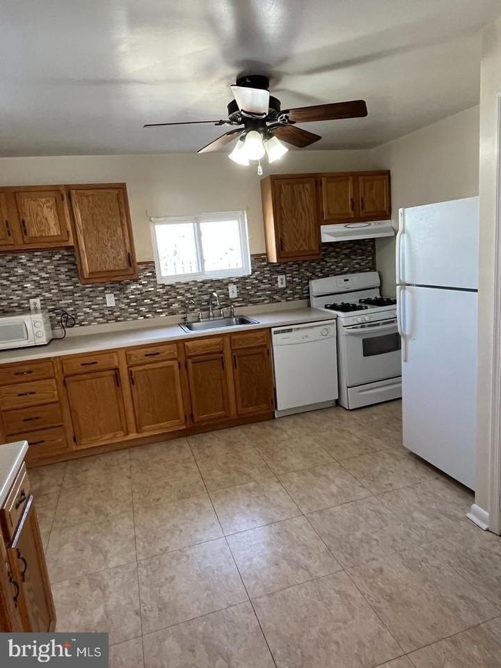 3 Wilbur Rd - Photo 4 of 16