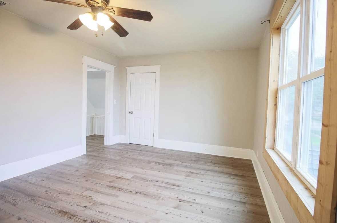 941 9th St S #B - Photo 7 of 11