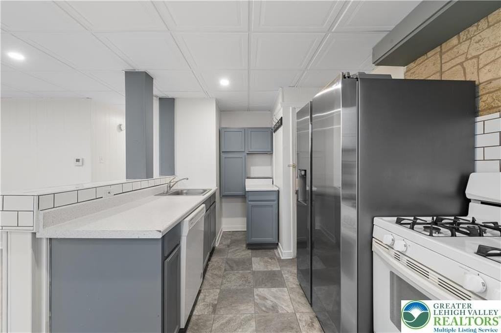 2336 2nd St - Photo 6 of 23