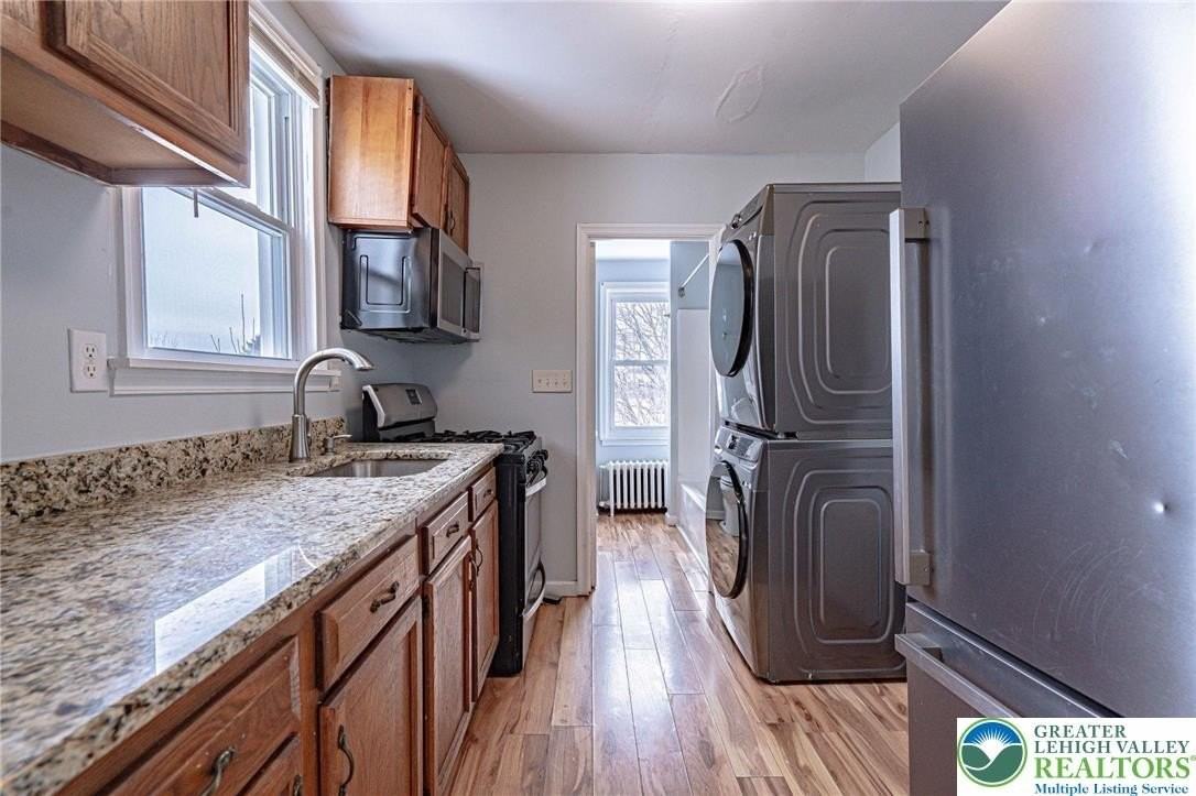 732 2nd St #2ndFL - Photo 6 of 22