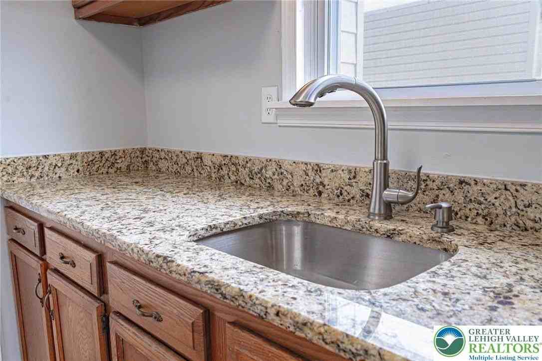 732 2nd St #2ndFL - Photo 7 of 22