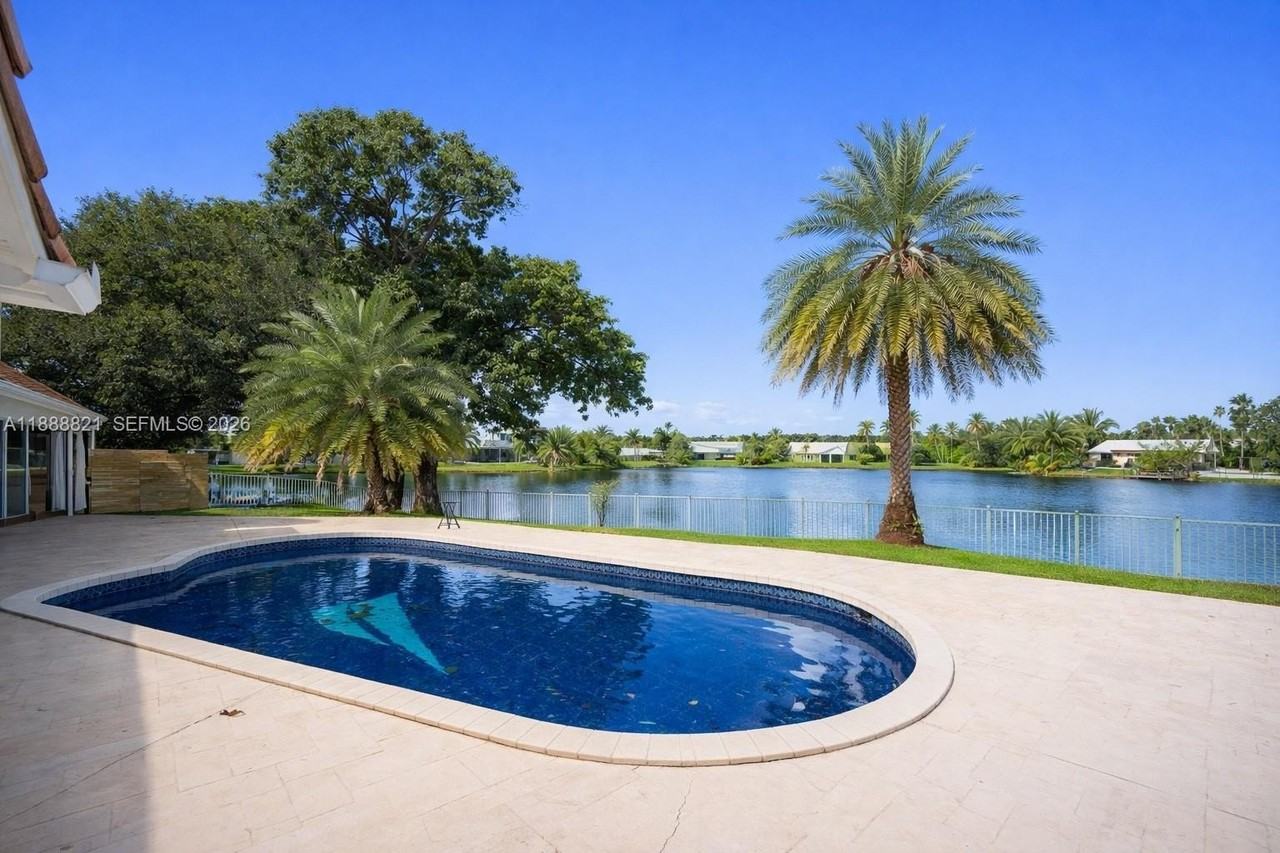 9881 Sw 1st Ct - Photo 2 of 50