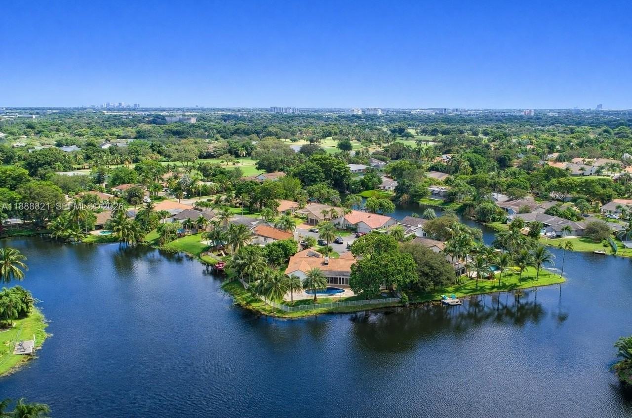 9881 Sw 1st Ct - Photo 3 of 50