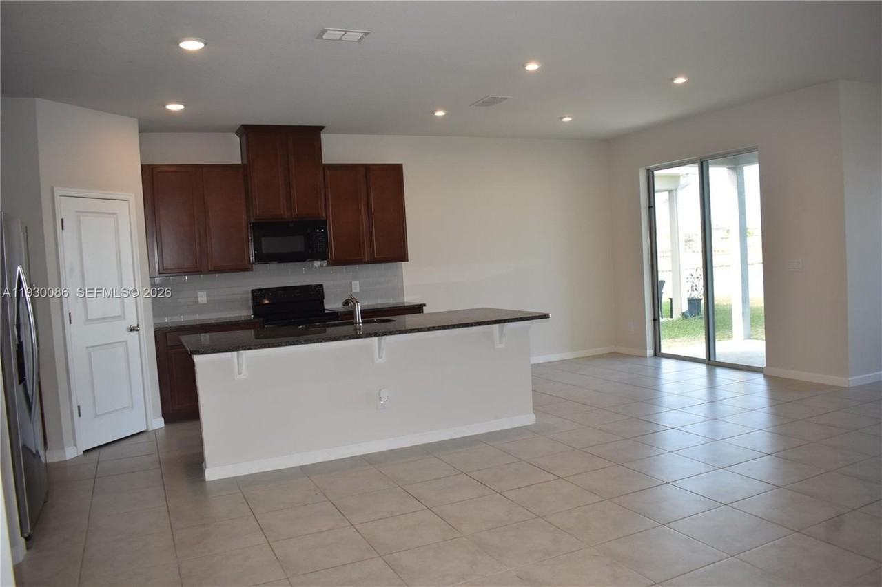 3634 Lazy River Ter - Photo 5 of 47