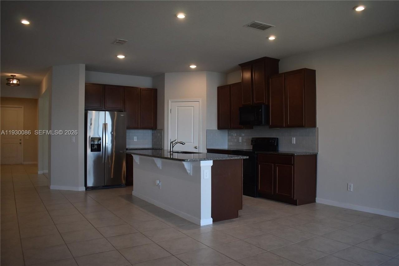 3634 Lazy River Ter - Photo 7 of 47