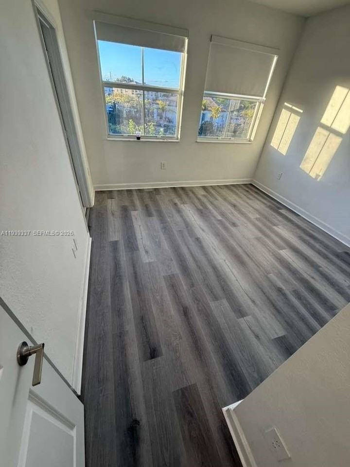 14816 Sw 265th St - Photo 5 of 15
