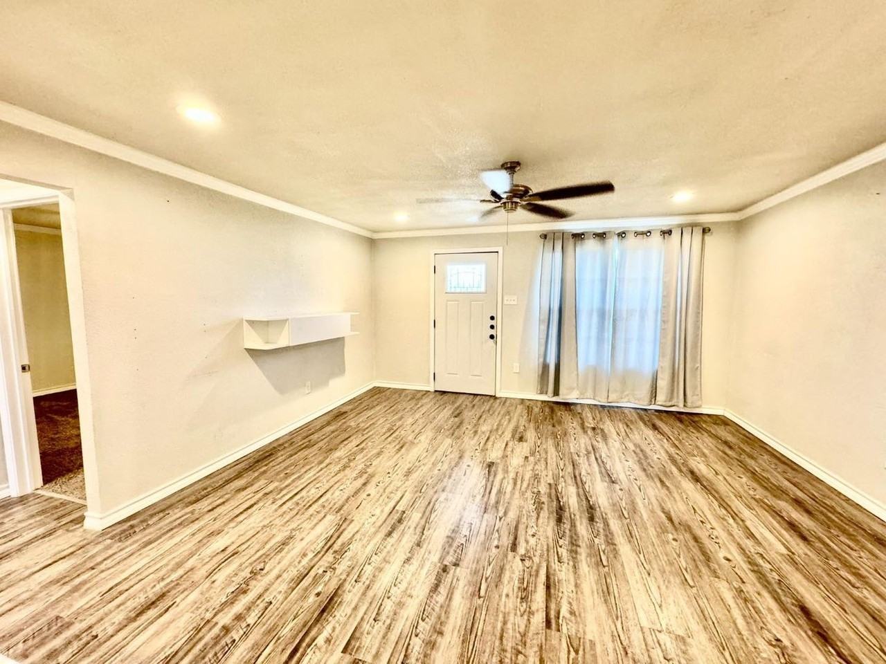 955 S 11th St - Photo 4 of 14