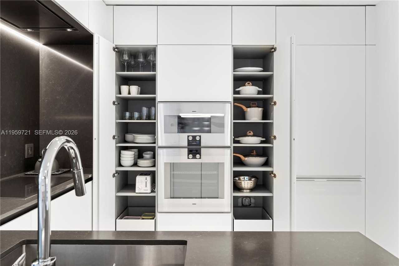 300 Biscayne Boulevard Way #4509 - Photo 6 of 39