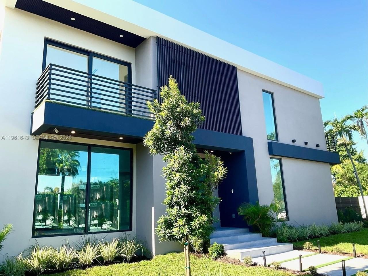 1700 Ne 18th St #0 - Photo 5 of 38