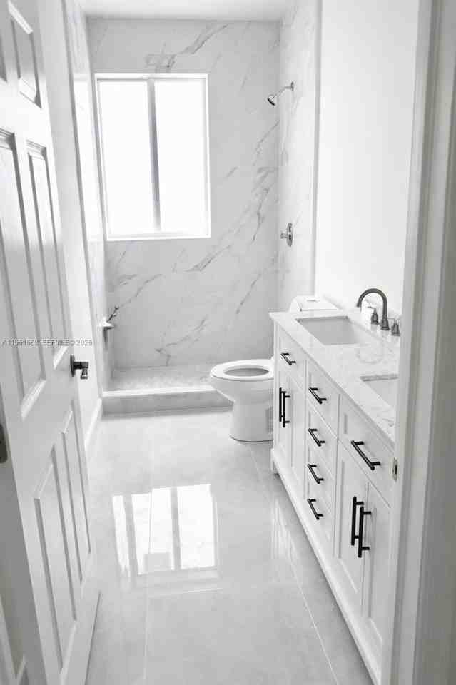 3079 Nw Flagler Ter - Photo 5 of 7