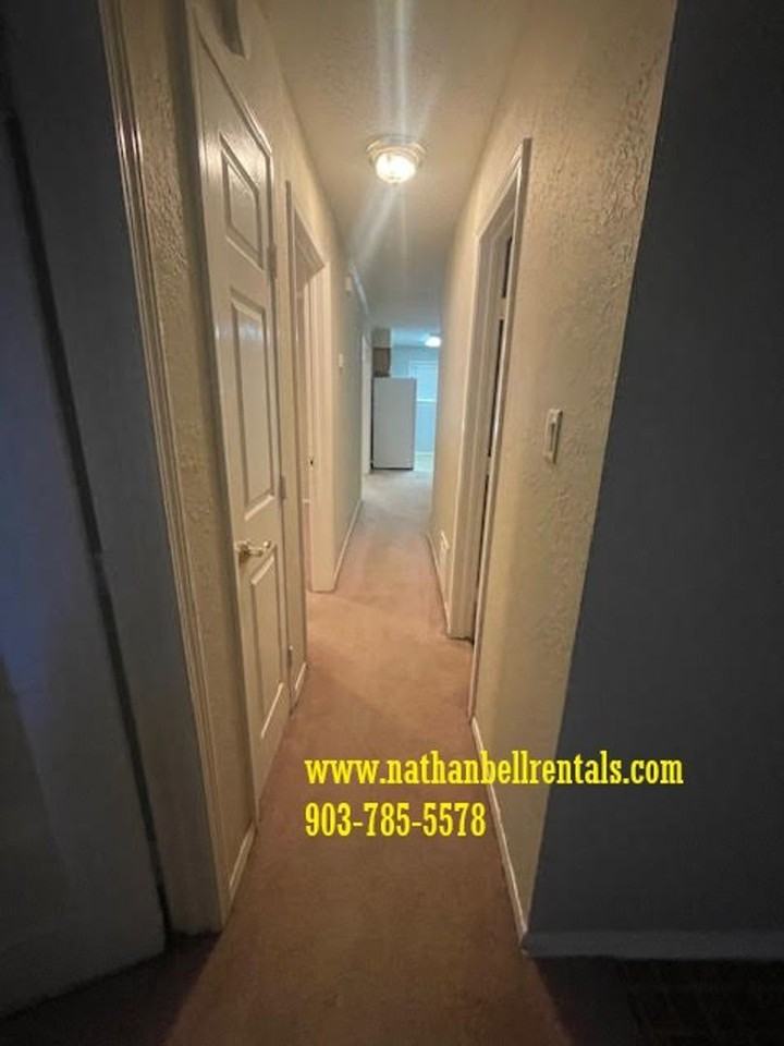 1107 35th St Ne - Photo 3 of 9