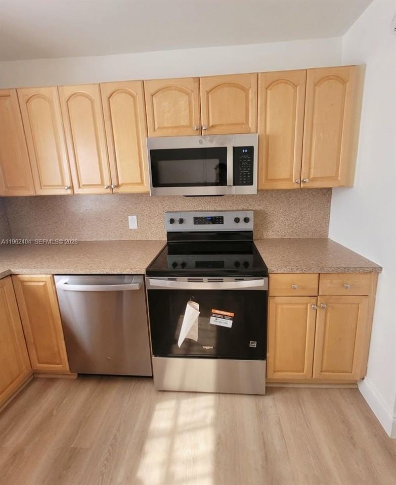 2025 Ne 164th St #816 - Photo 5 of 15