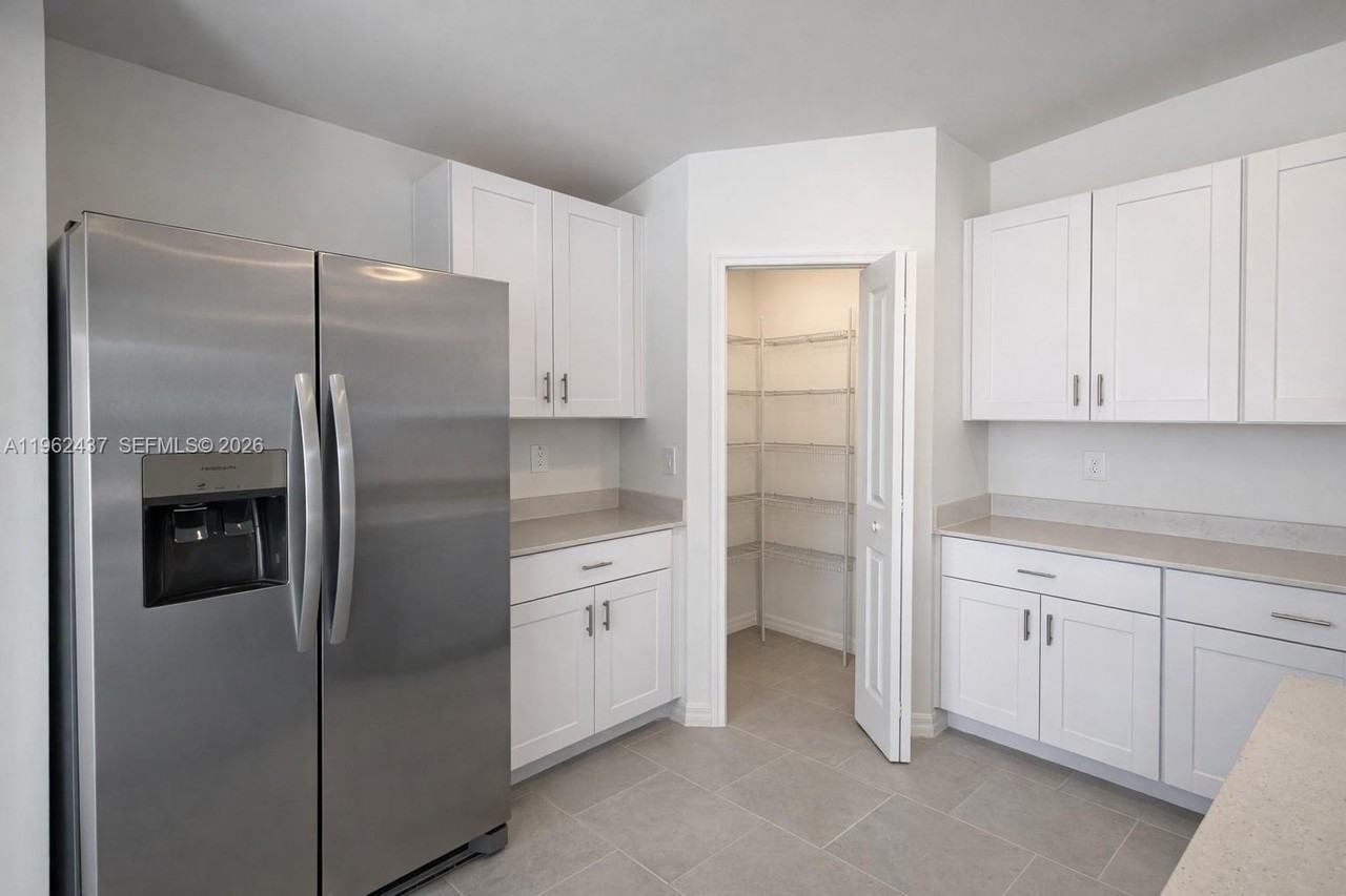 17240 Cantu Ct - Photo 5 of 30