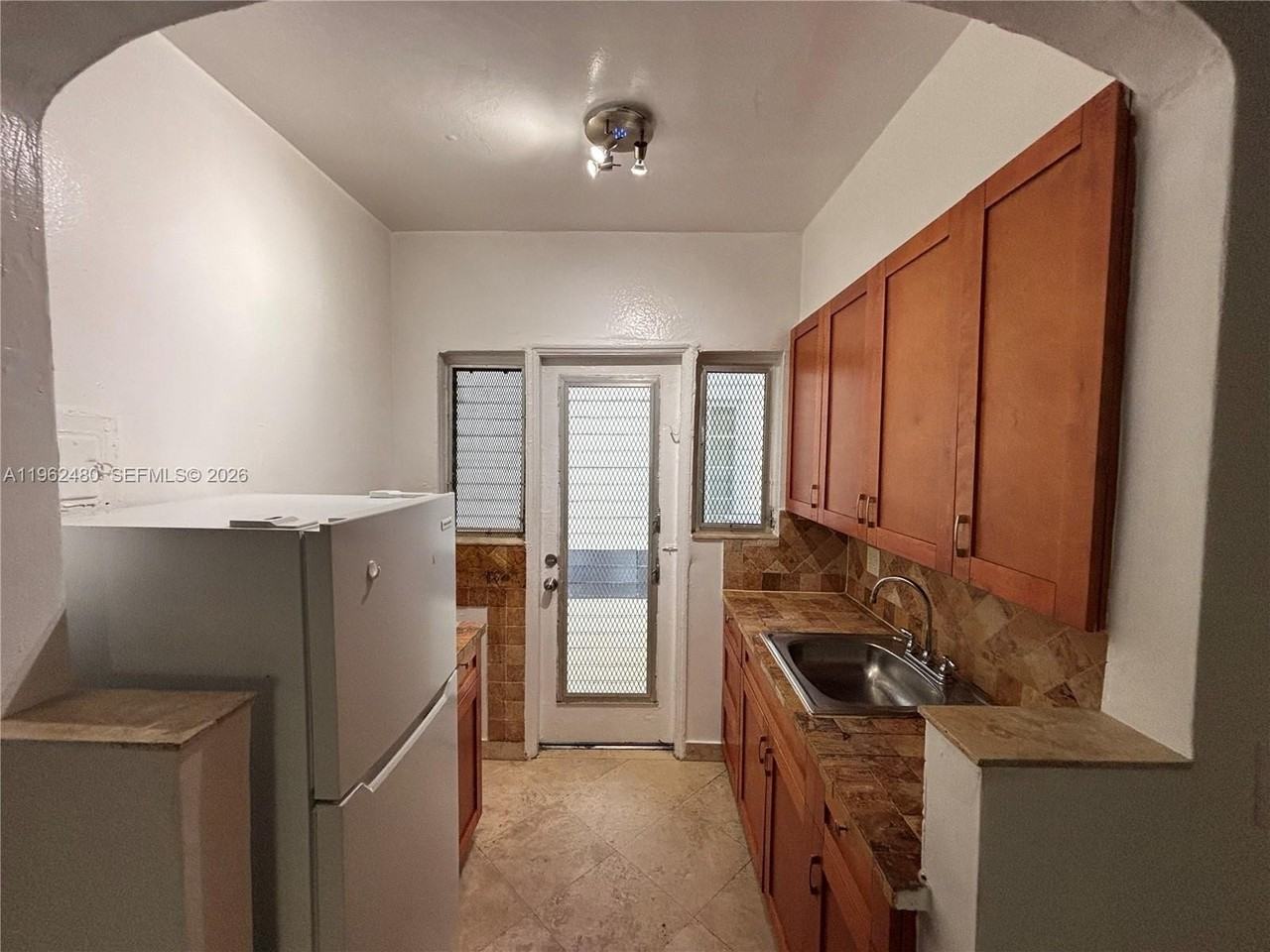 1522 Meridian Ave #6 - Photo 7 of 9