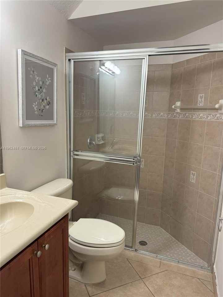 1048 Ne 30th Ave #1048 - Photo 2 of 38