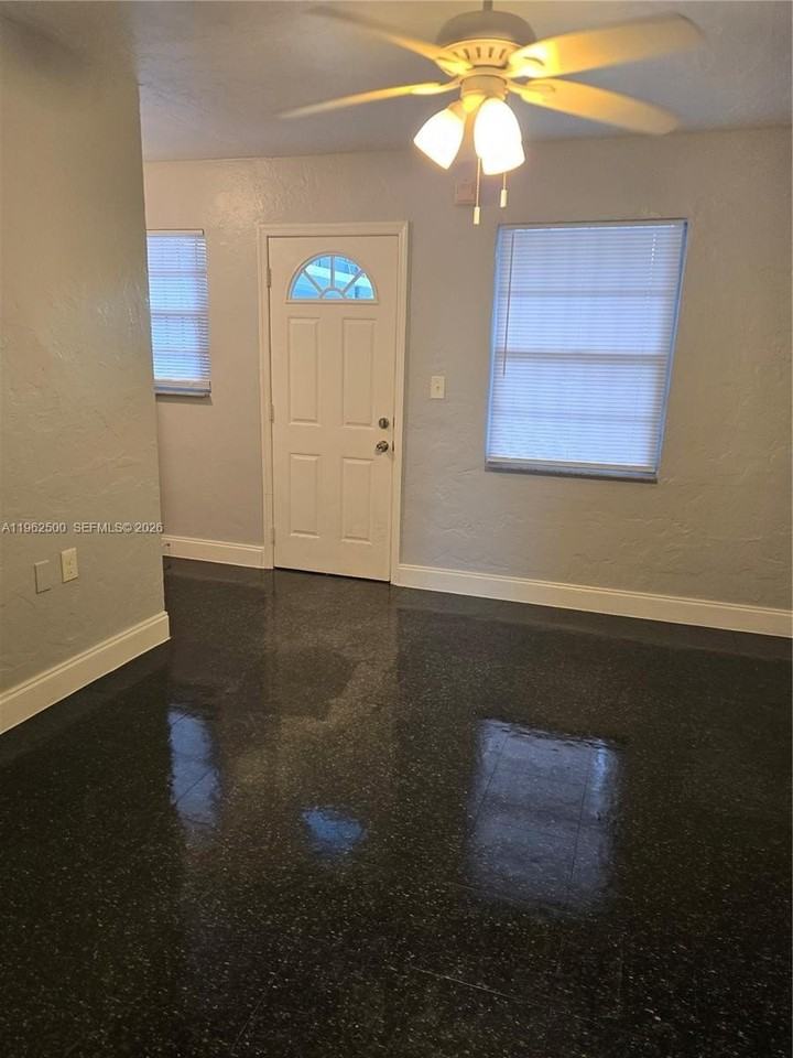 1520 Nw 61st St #1 - Photo 5 of 6