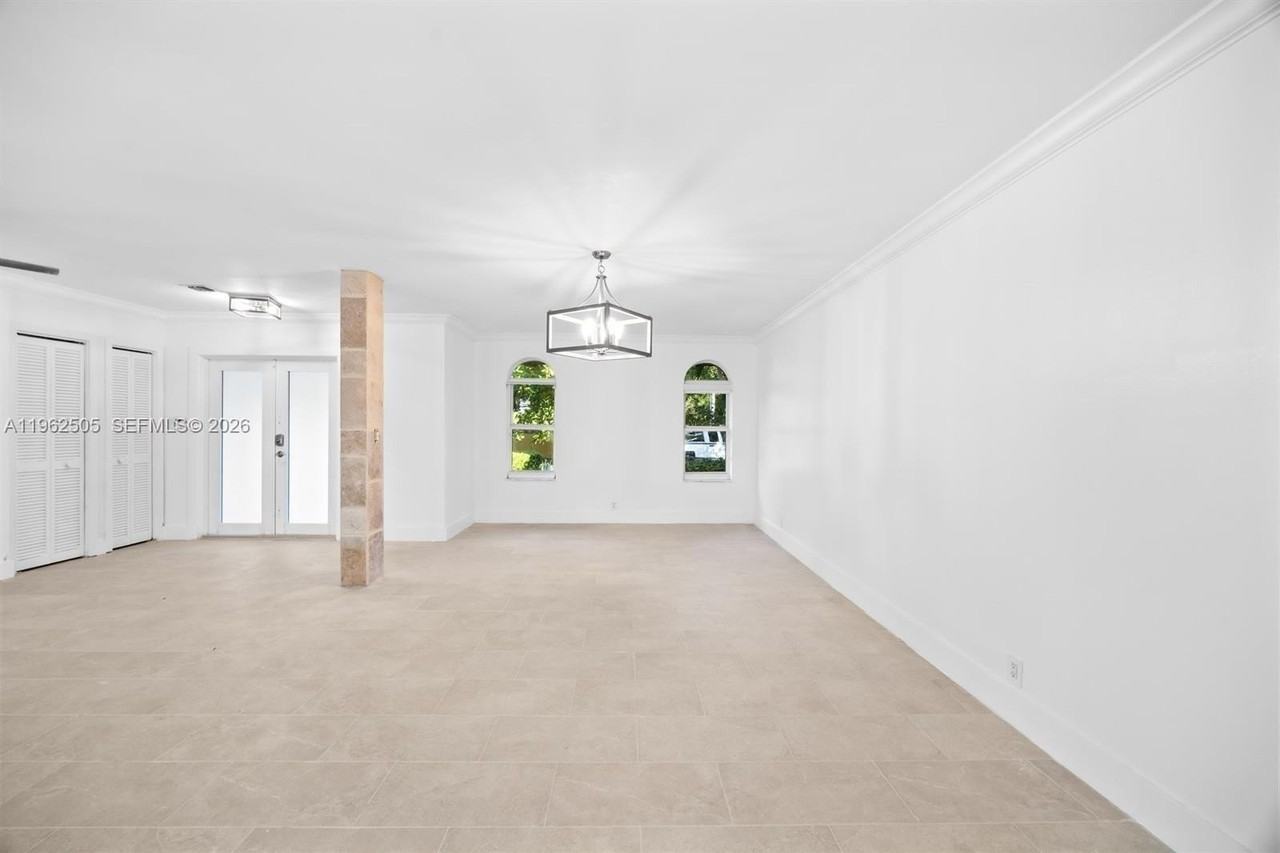 4400 Sw 9th Ln - Photo 4 of 41