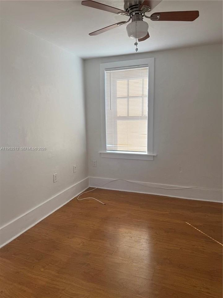 2811 Sw 4th St #2 - Photo 2 of 8