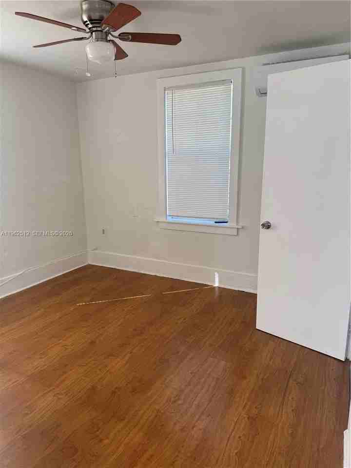 2811 Sw 4th St #2 - Photo 7 of 8