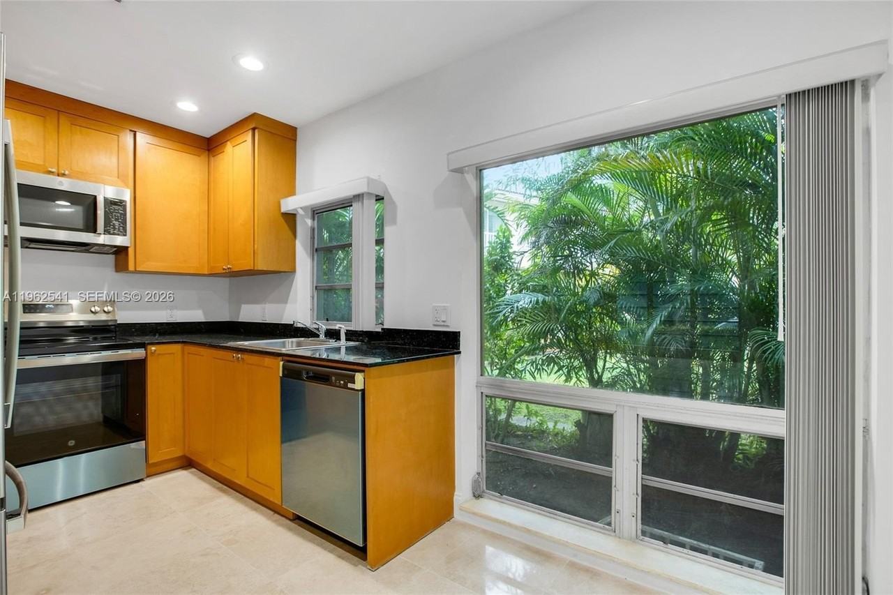 50 Park Dr #5 - Photo 2 of 23