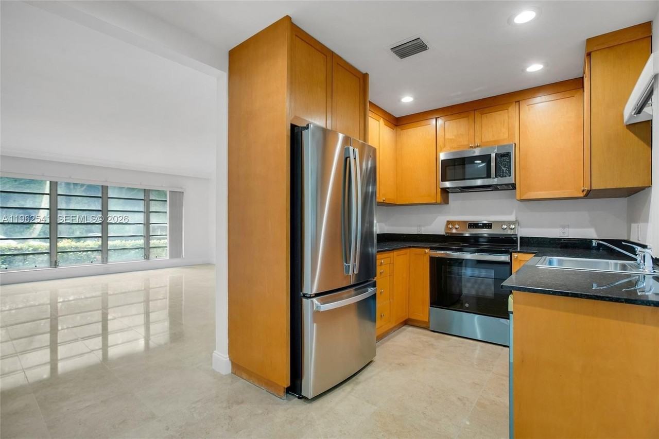 50 Park Dr #5 - Photo 4 of 23