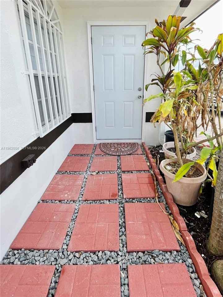 1063 Sw 142nd Ave #A - Photo 2 of 9