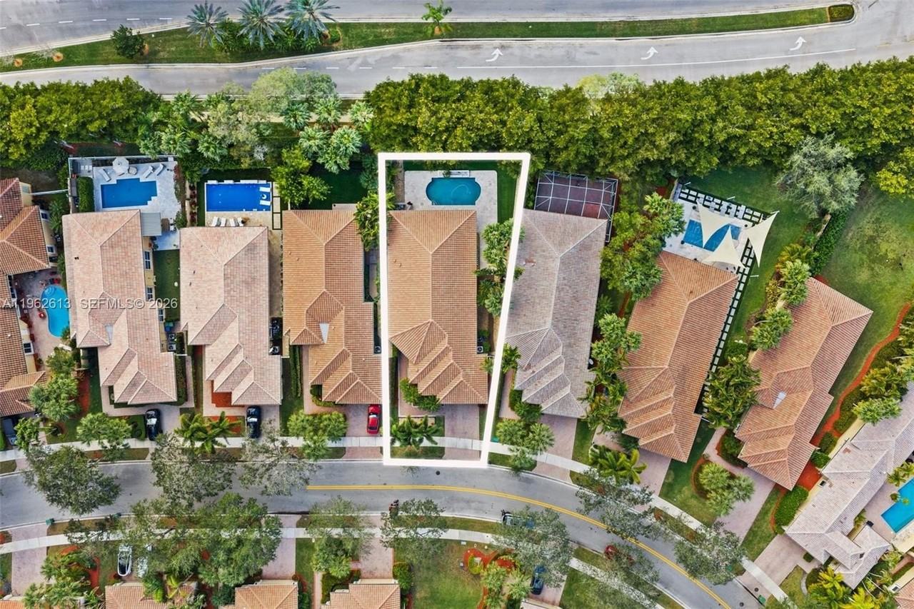 2497 Bay Isle Dr - Photo 2 of 42