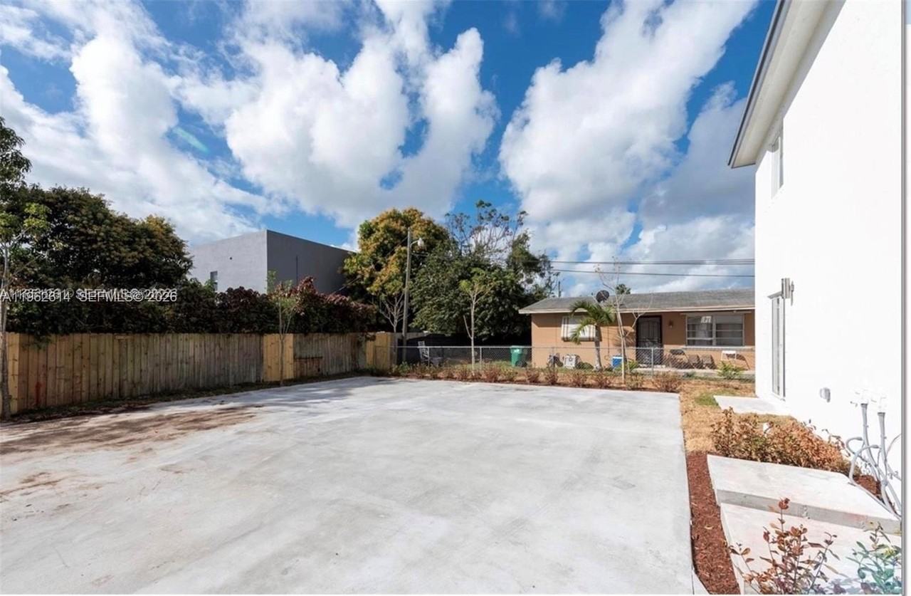 10386 Sw 173rd St #0 - Photo 2 of 19