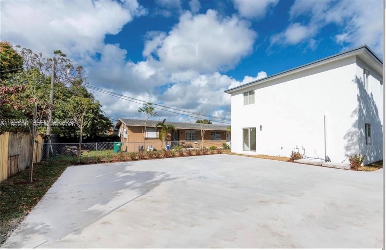 10386 Sw 173rd St #0 - Photo 3 of 19