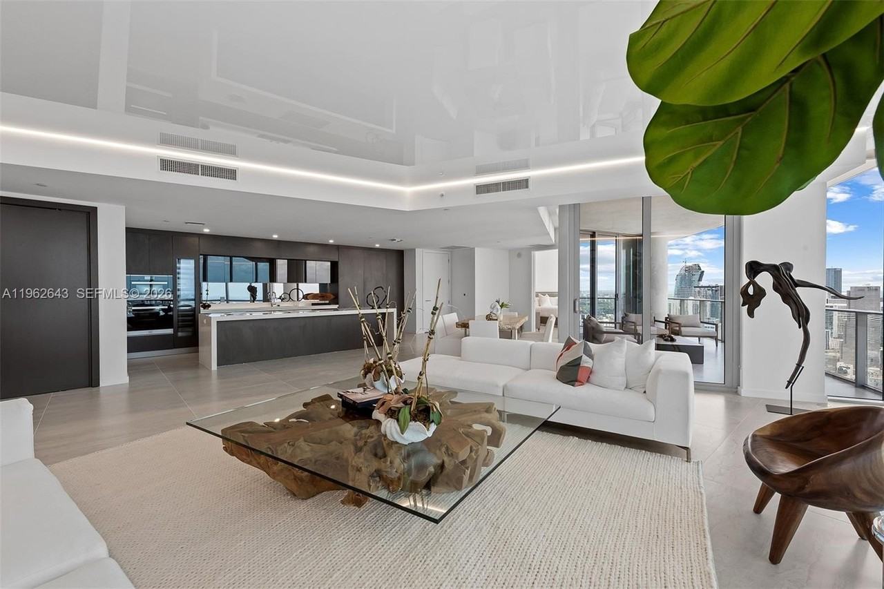 851 Ne 1st Ave - Photo 2 of 39