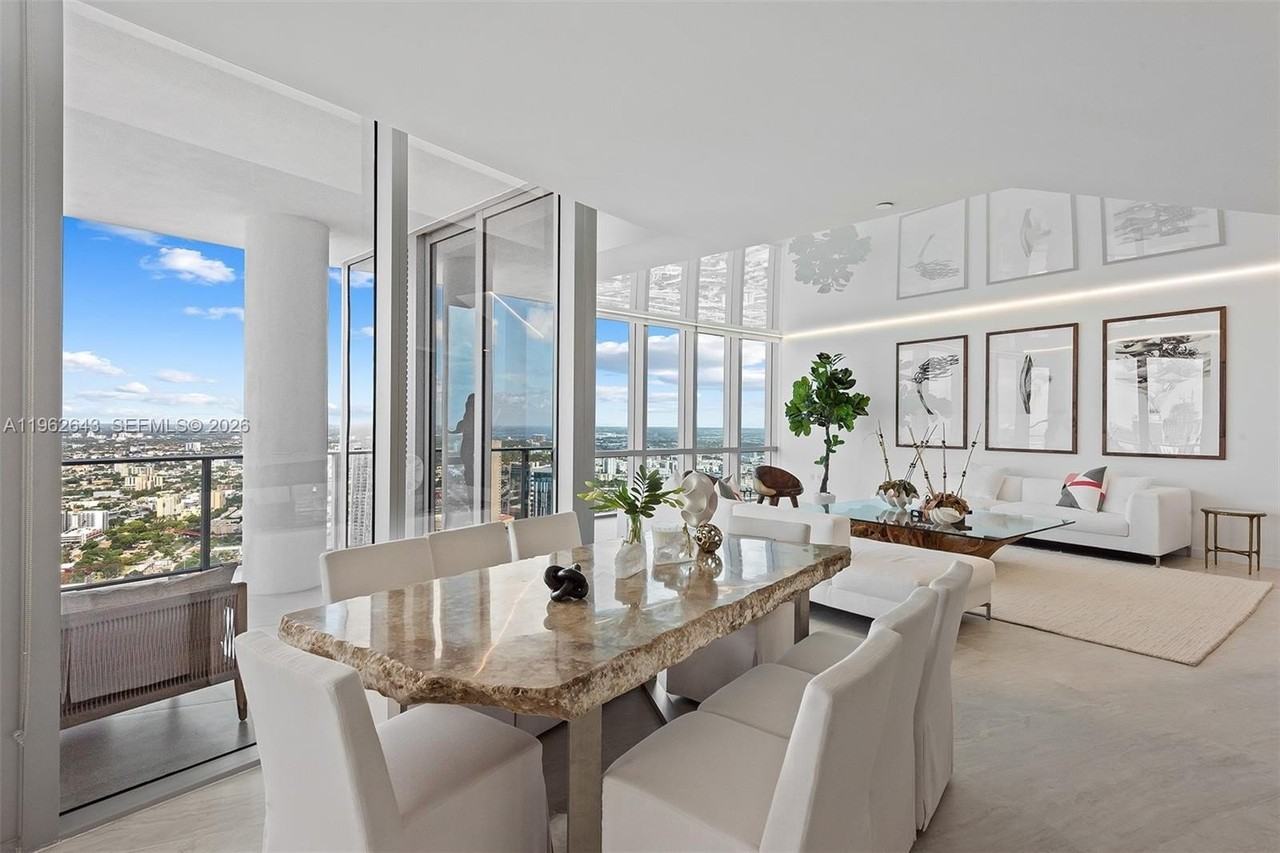 851 Ne 1st Ave - Photo 5 of 39