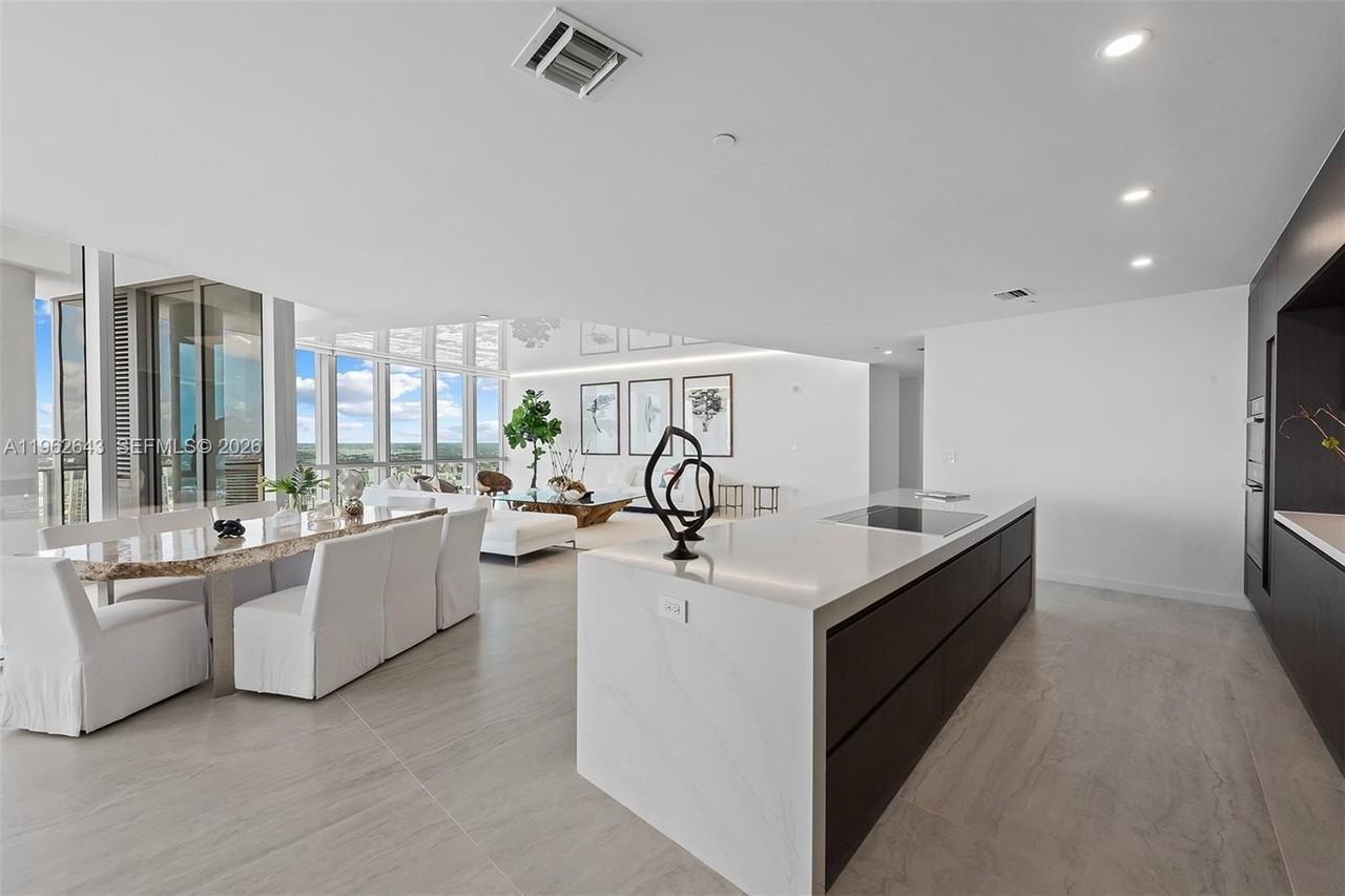 851 Ne 1st Ave - Photo 6 of 39