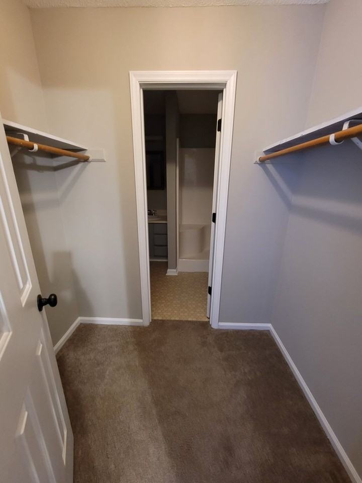 4913 Country Ct - Photo 7 of 13