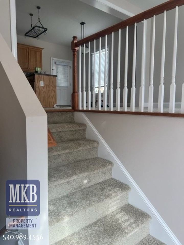 2810 King St Ne - Photo 2 of 19