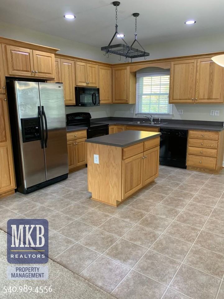 2810 King St Ne - Photo 4 of 19