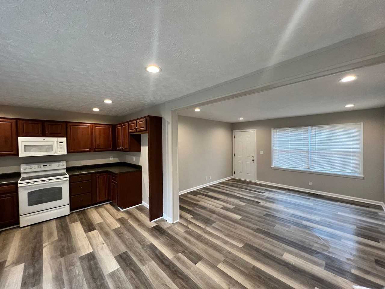 2101 Keeneland Blvd - Photo 3 of 11