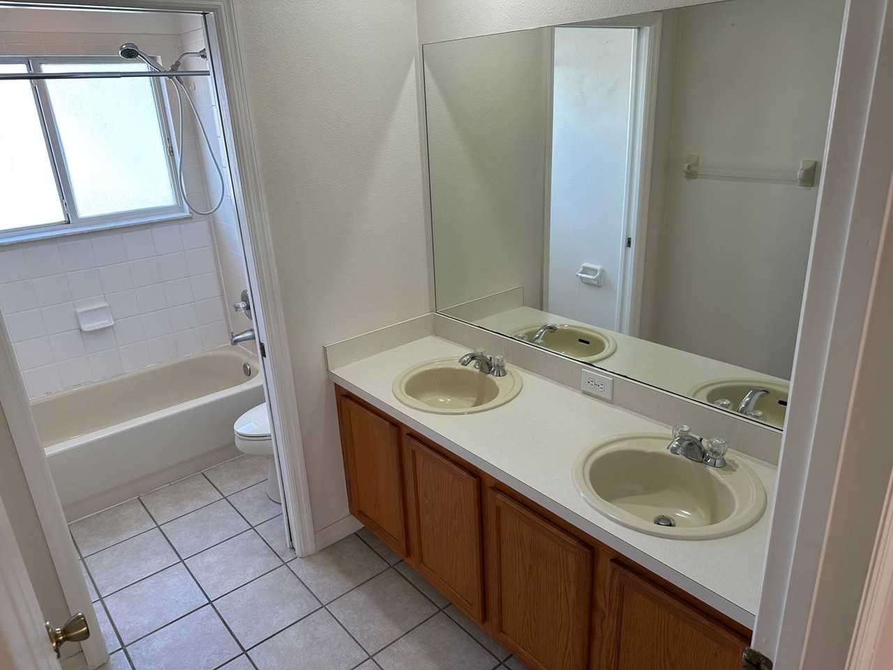 1842 Island Walk Dr - Photo 6 of 16