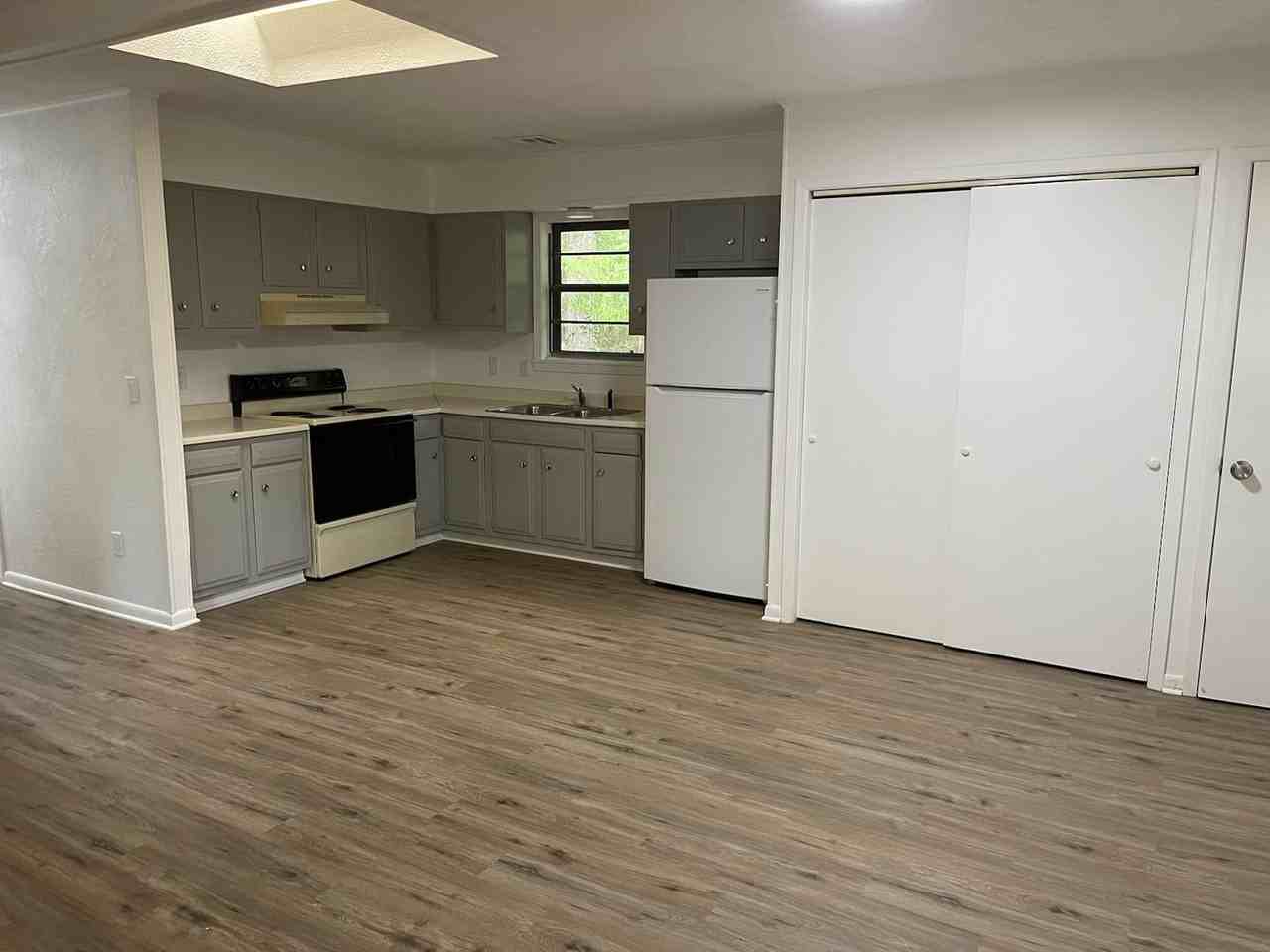 8 Ona Ln - Photo 3 of 18