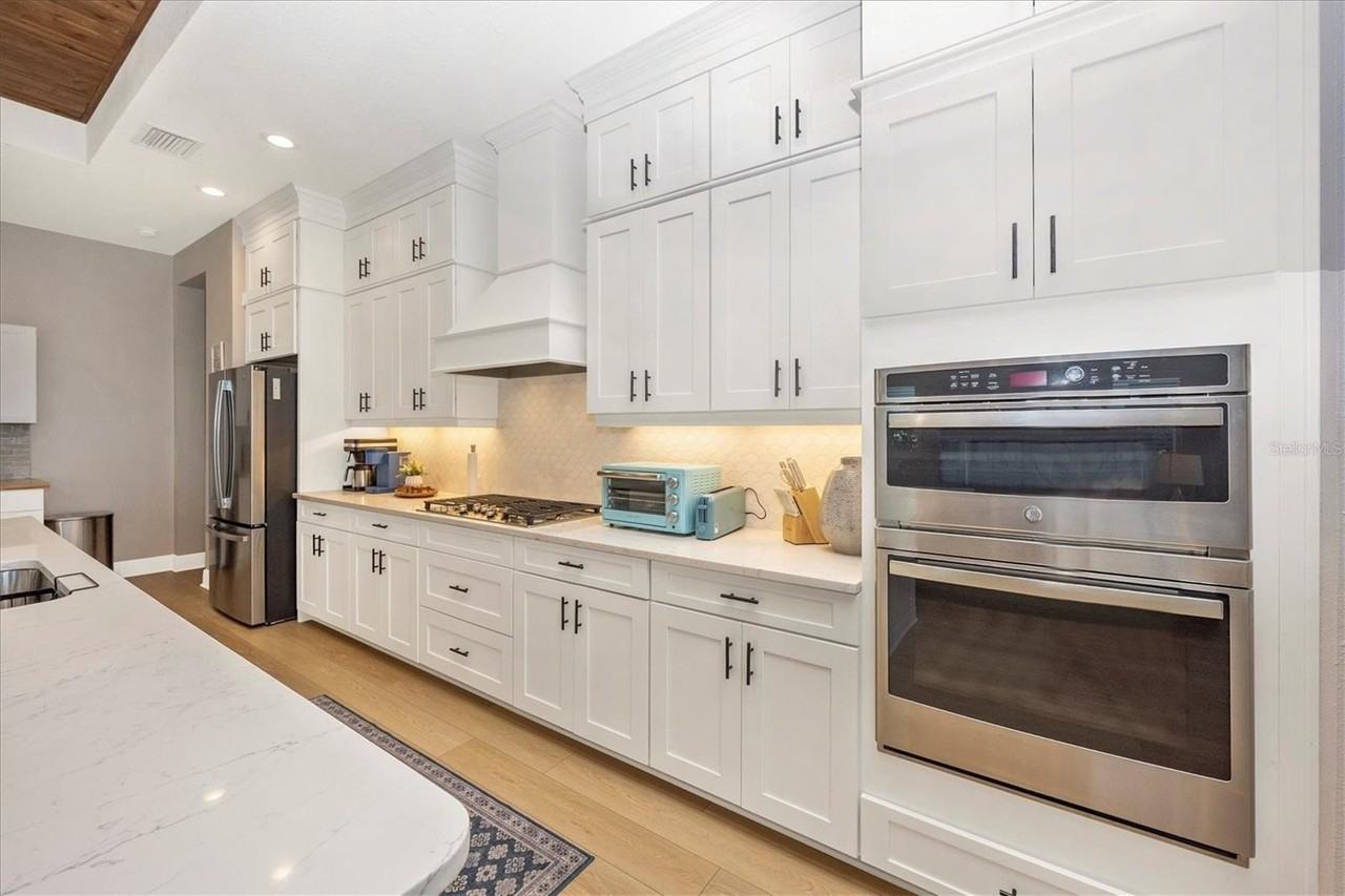 18805 Valleta Ave - Photo 6 of 50