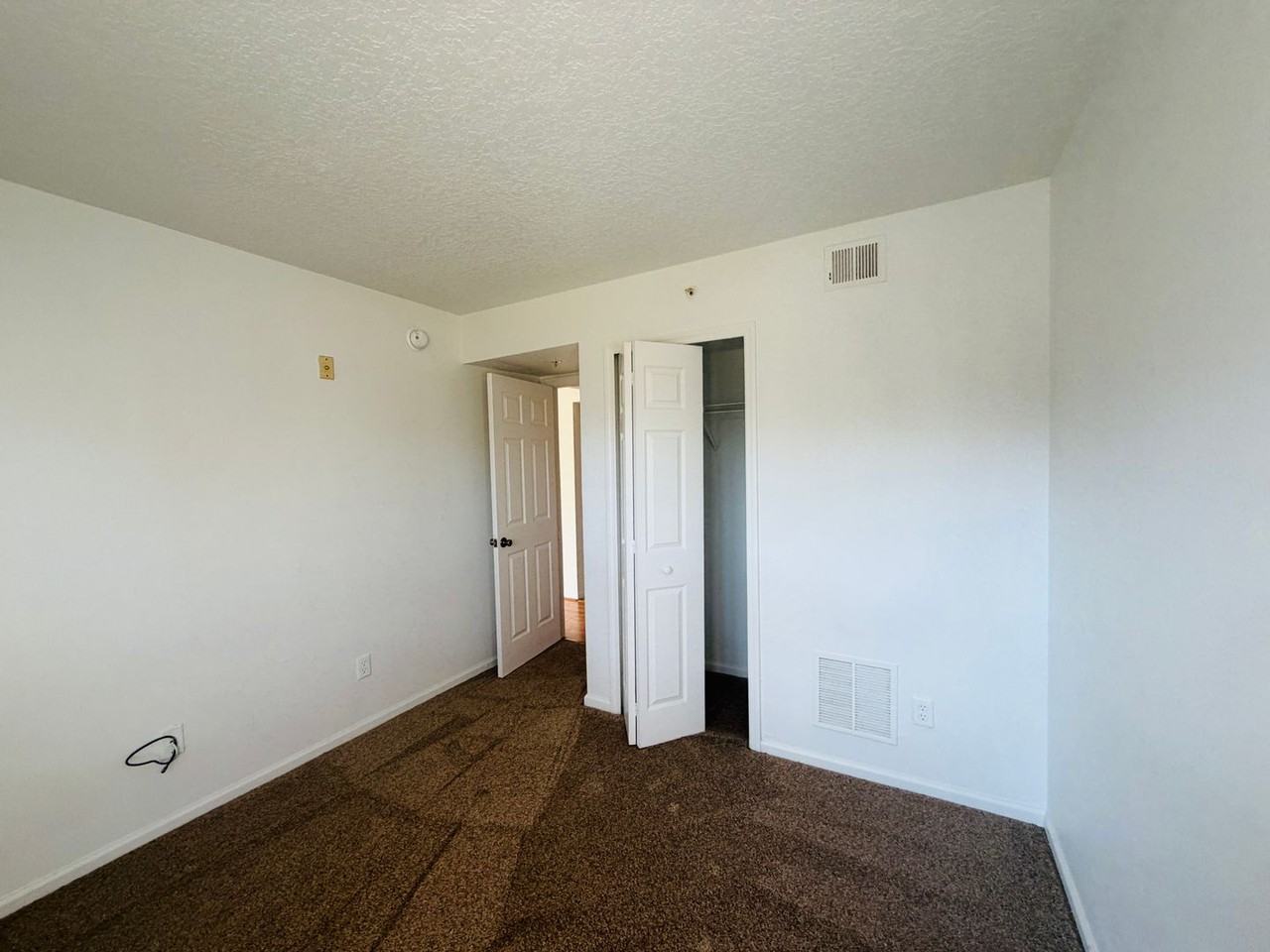 1114 S Pine Ridge Cir #D1 - Photo 6 of 12